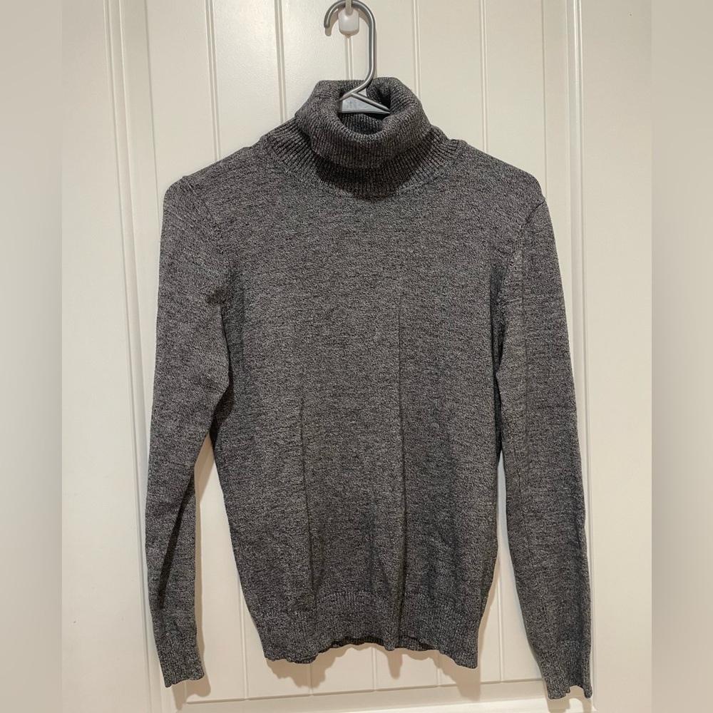 Gray turtle neck